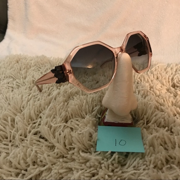 Vera Wang, Dana Buckman, Lilly PulitzerAnd more - Picture 2 of 8